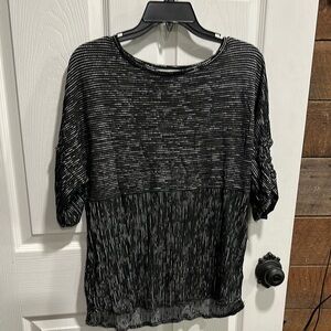 Max Studio Gray and Black Boxy Blouse with Relaxed Fit (G135)